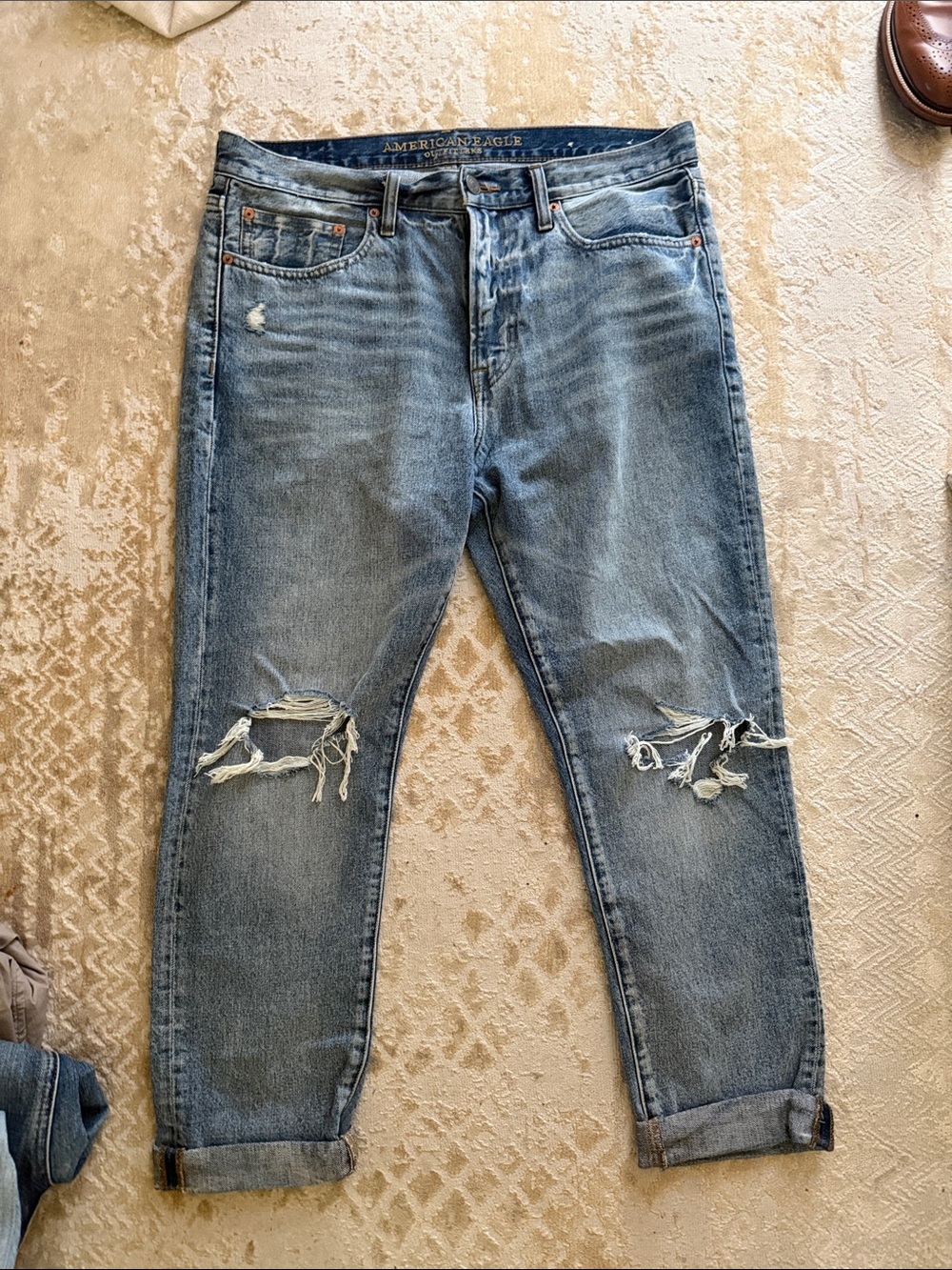 American Eagle Outfitters Light Blue Distressed Relaxed Jeans